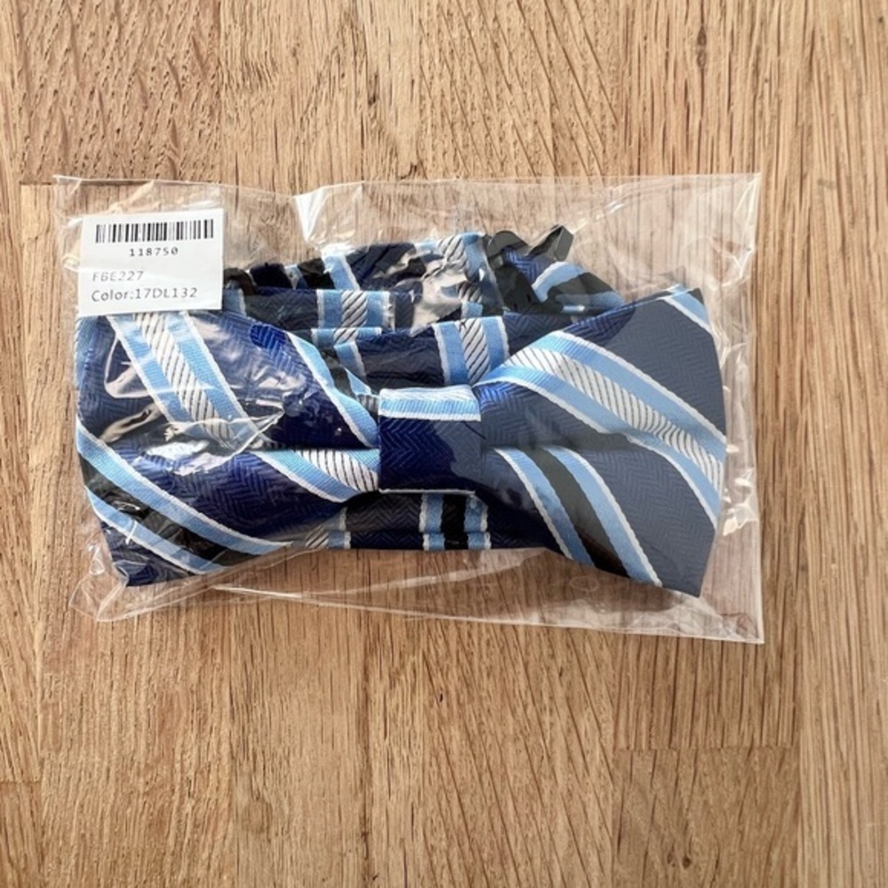 💙BOYS BOW TIE (w/ CLIP) NWT